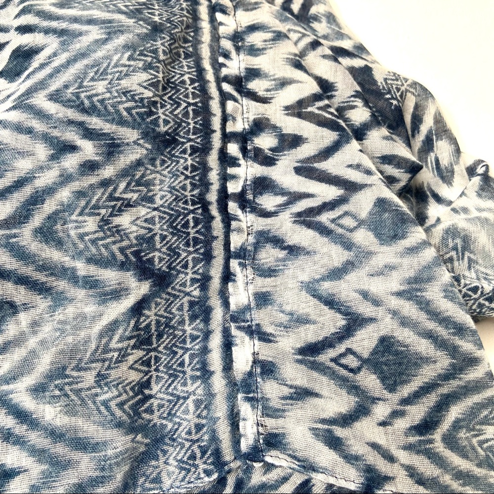 CHARLOTTE RUSSE Infinity Scarf - Picture 7 of 9